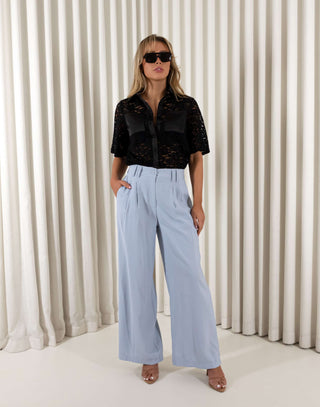 Black-relaxed-lace-shirt-with-collar-short-sleeves-and-button-front