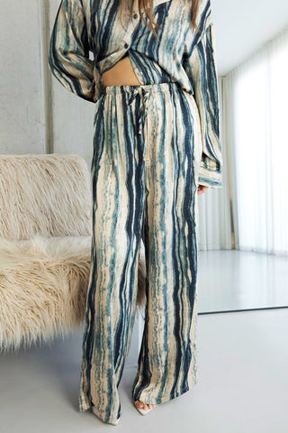 clare-pants-printed-relaxed-pant-abstract-stripe