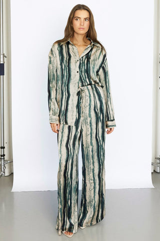 clare-shirt-relaxed-long-sleeve-shirt-abstract-stripe