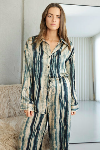 clare-shirt-relaxed-long-sleeve-shirt-abstract-stripe