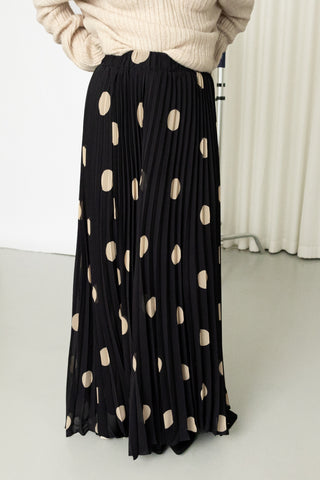 rosario-skirt-high-waisted-pleated-maxi-skirt-polka-print